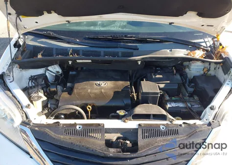 2011 Toyota Sienna Le V6 z USA, uszkodzony, nr VIN 5TDKK3DC6BS142104